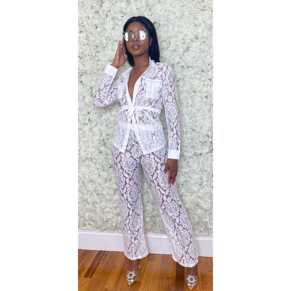 🌹(LAST SMALL) Lace Two Piece Pants Set - In White - Picture 2 of 9